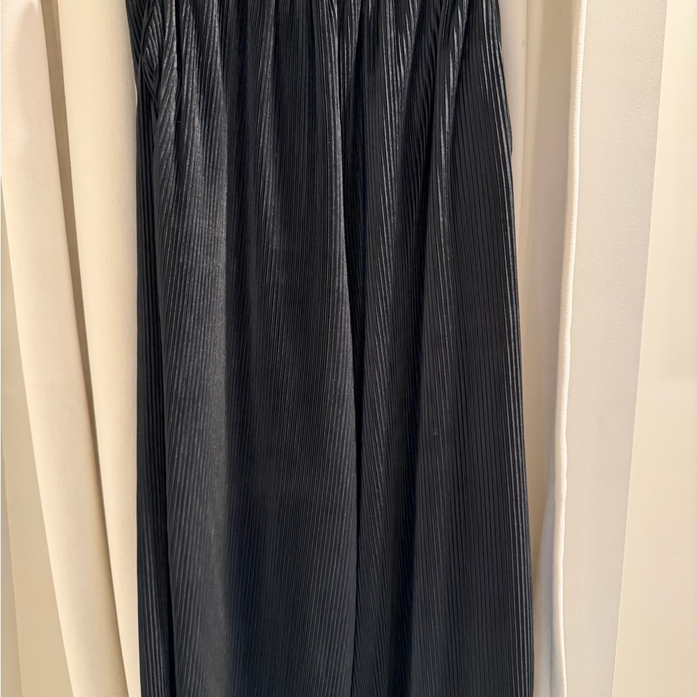easel Black Pleated Maxi Skirt